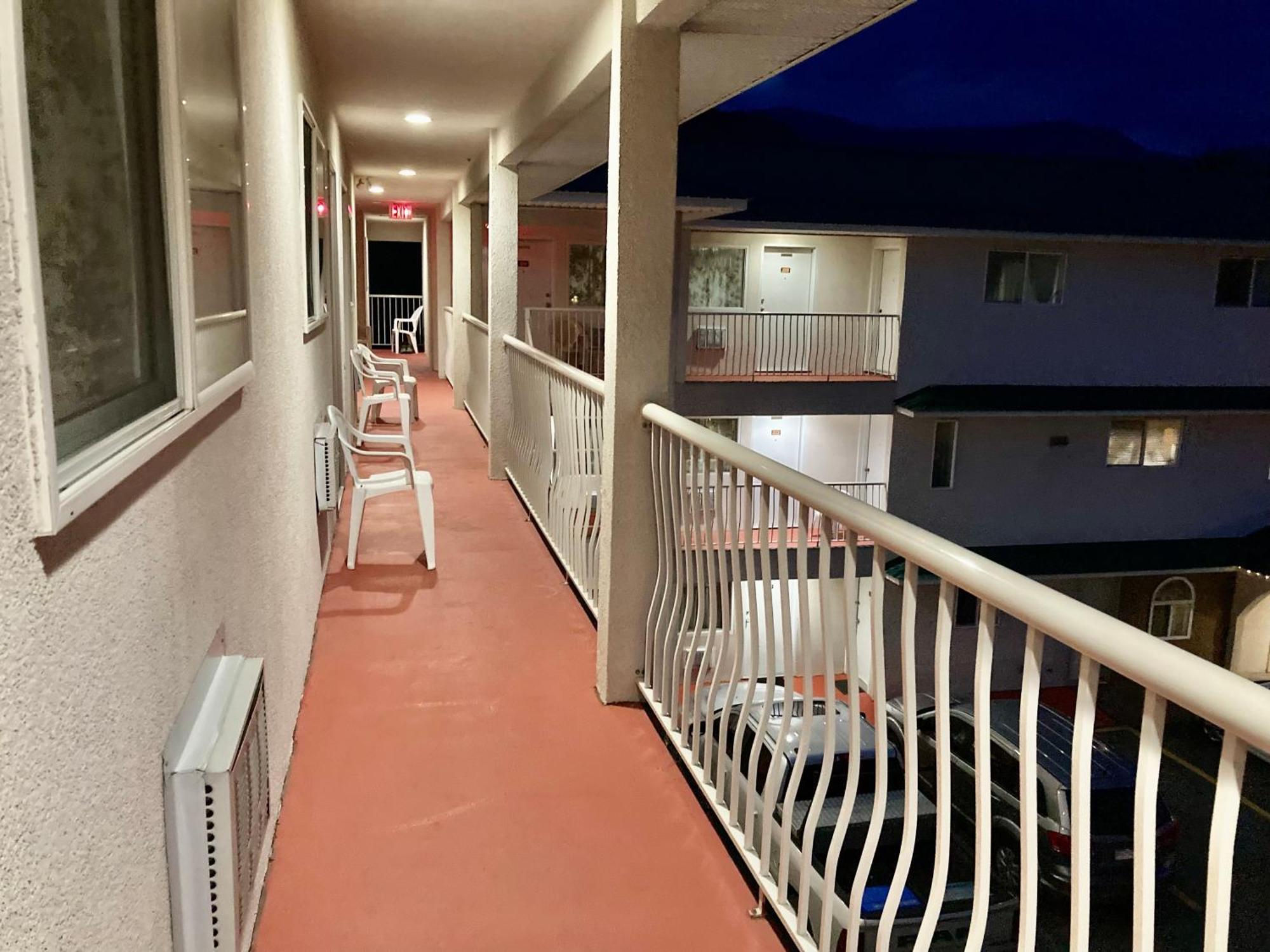 Motel 99 Grand Forks Ngoại thất bức ảnh